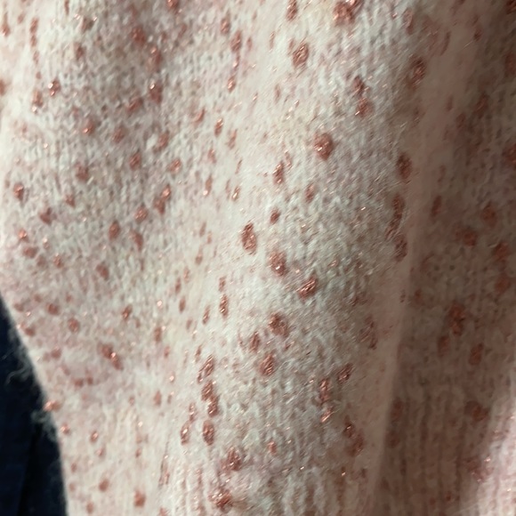 ELLE | Pink sweater with shimmer - Picture 12 of 12